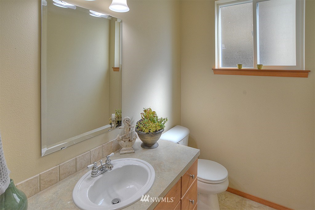 181 Nile Place Northeast Renton, WA 98059 - Photo 8 of 19