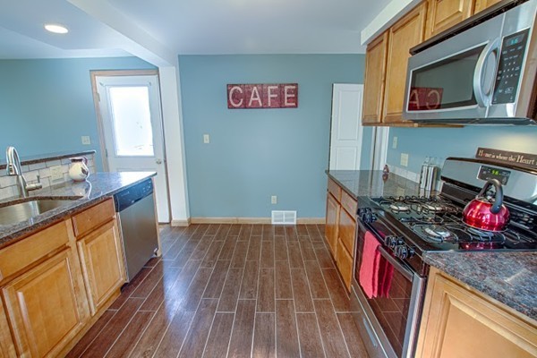 45 Edendale Street Springfield, MA 01104 - Photo 3 of 18