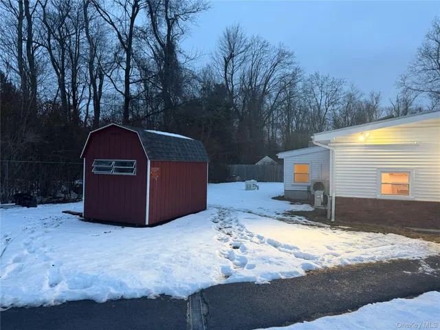 a house view with a outdoor space