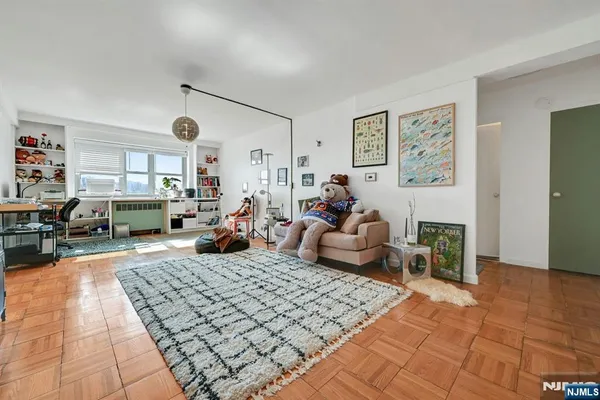 $330,000 | 208 Anderson Street, Unit S5A, Hackensack, NJ 07601