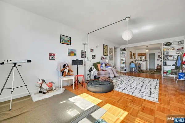 $330,000 | 208 Anderson Street, Unit S5A, Hackensack, NJ 07601