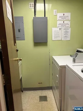 $2,000 | 464 B Liberty Street, Unit 208, Little Ferry, NJ 07643