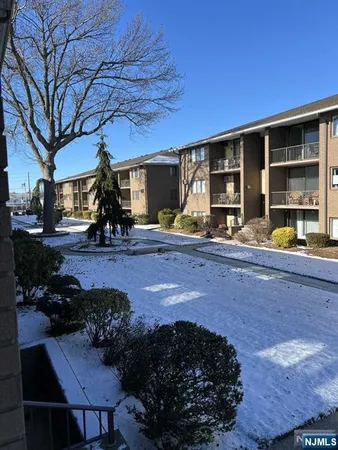 $2,000 | 464 B Liberty Street, Unit 208, Little Ferry, NJ 07643