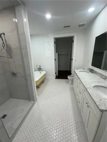 $3,500 | 928 Kerlerec Street, New Orleans, LA 70116