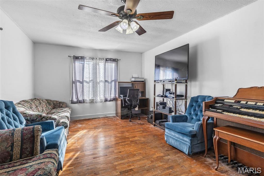 910 High Street Fredericktown, MO 63645 - Photo 3 of 29