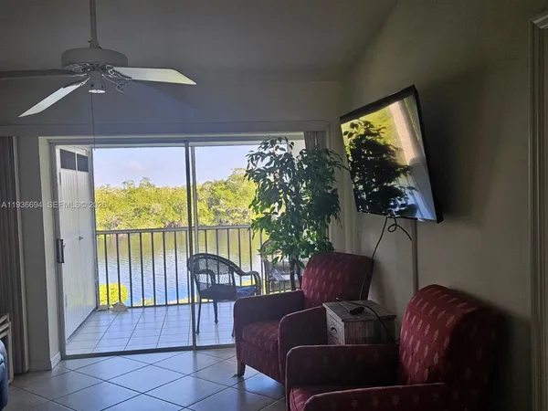 a view of a livingroom with furniture