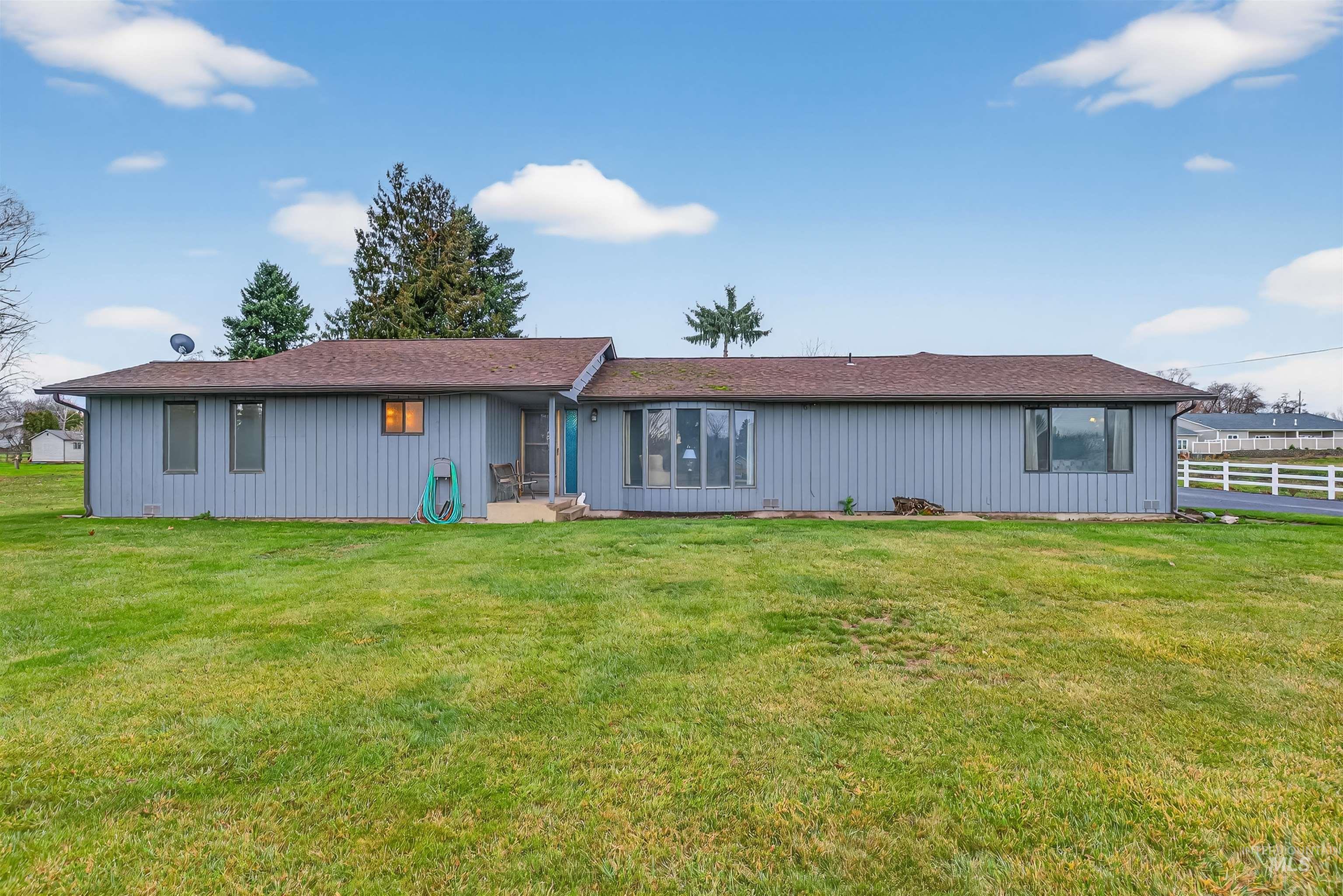 2104 Grelle Avenue Lewiston, ID 83501 - Photo 3 of 44