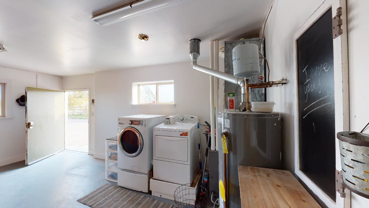 919 21 Road Fruita, CO 81521 - Photo 13 of 27 a utility room with dryer and washer
