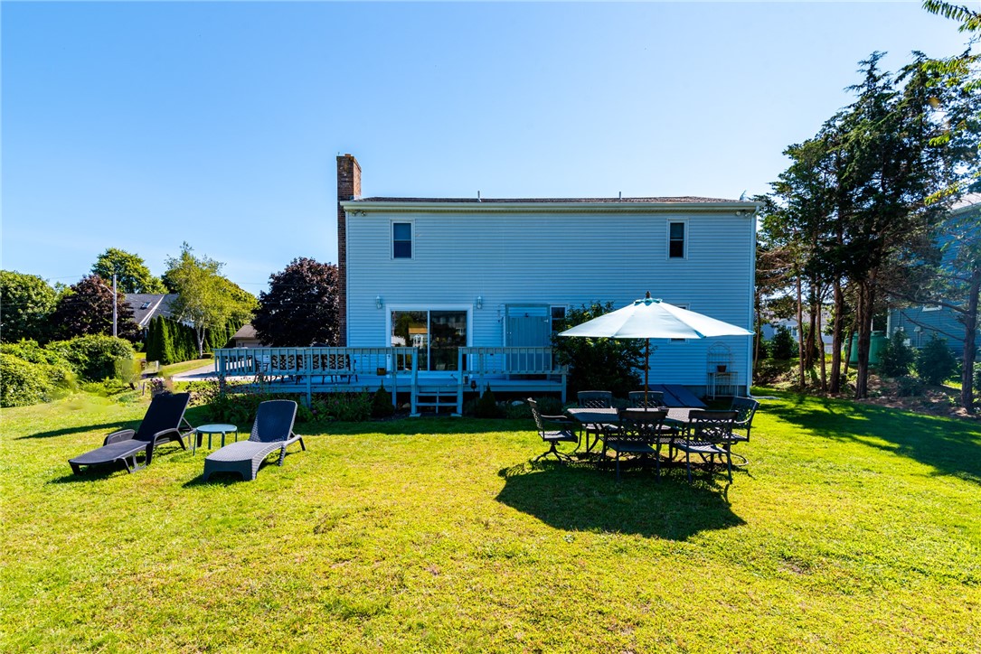 26 Clifford Drive Westerly, RI 02891 - Photo 4 of 42