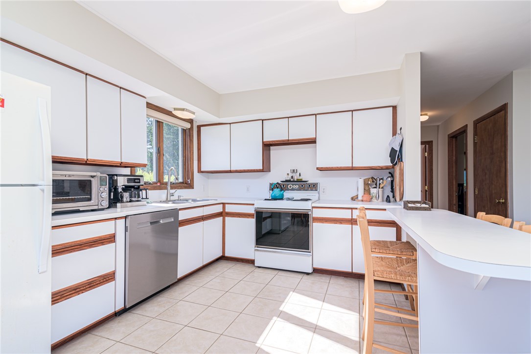 26 Clifford Drive Westerly, RI 02891 - Photo 7 of 42