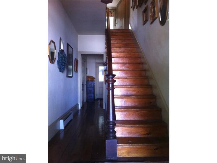 816 Pughtown Road Spring City, PA 19475 - Photo 6 of 24 Foyer