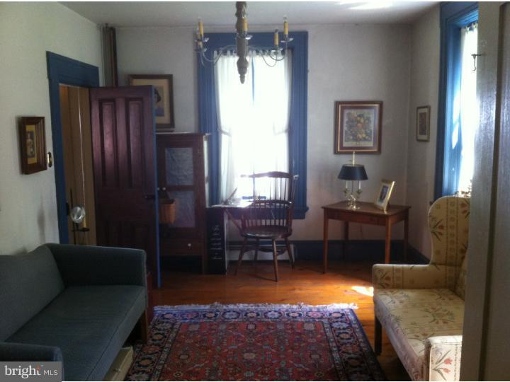 816 Pughtown Road Spring City, PA 19475 - Photo 7 of 24 Living Room