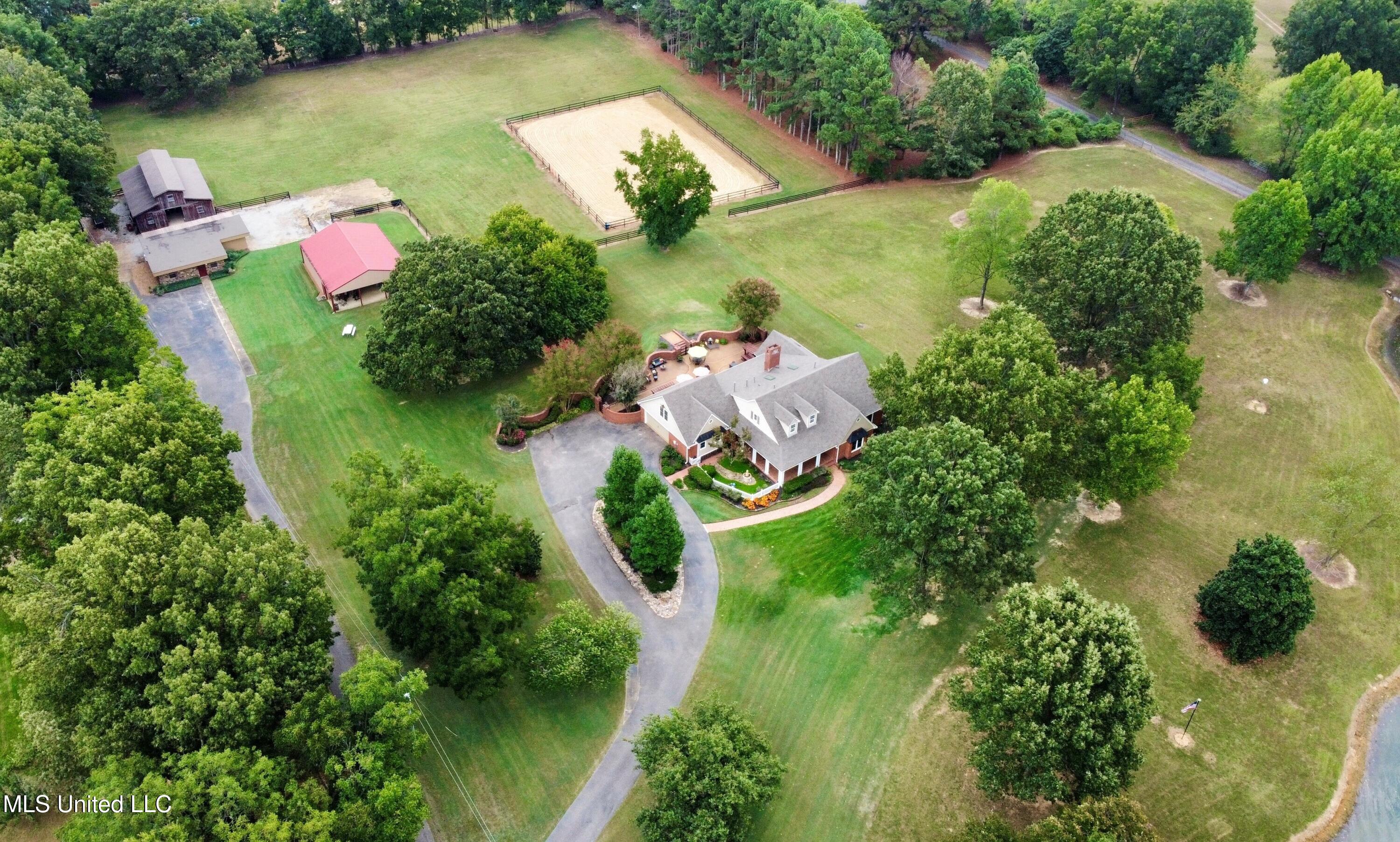 7300 Davidson Road Olive Branch, MS 38654 - Photo 3 of 55 Home, Outbuildings including Two Barns