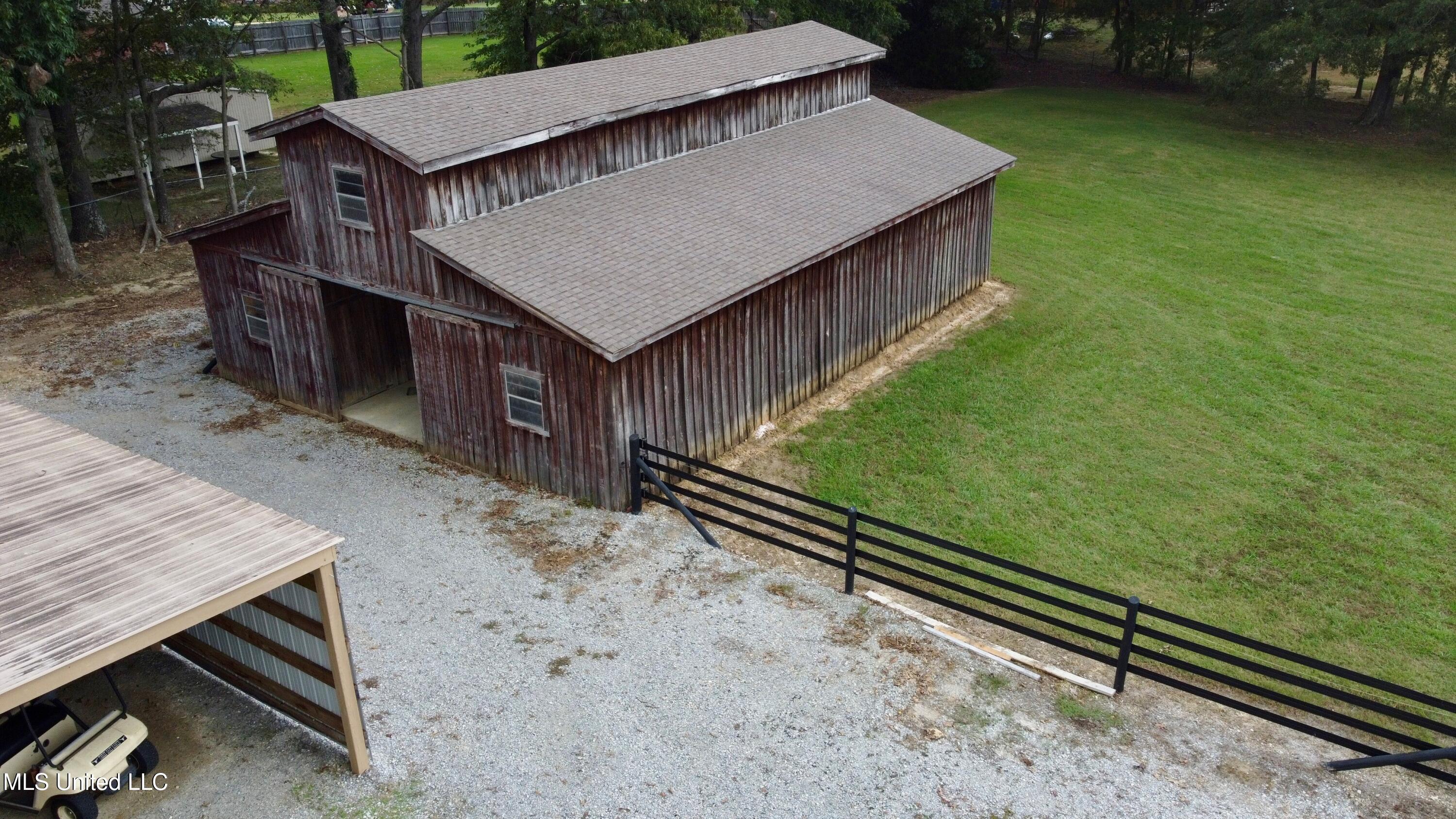 7300 Davidson Road Olive Branch, MS 38654 - Photo 44 of 55 Wood Barn