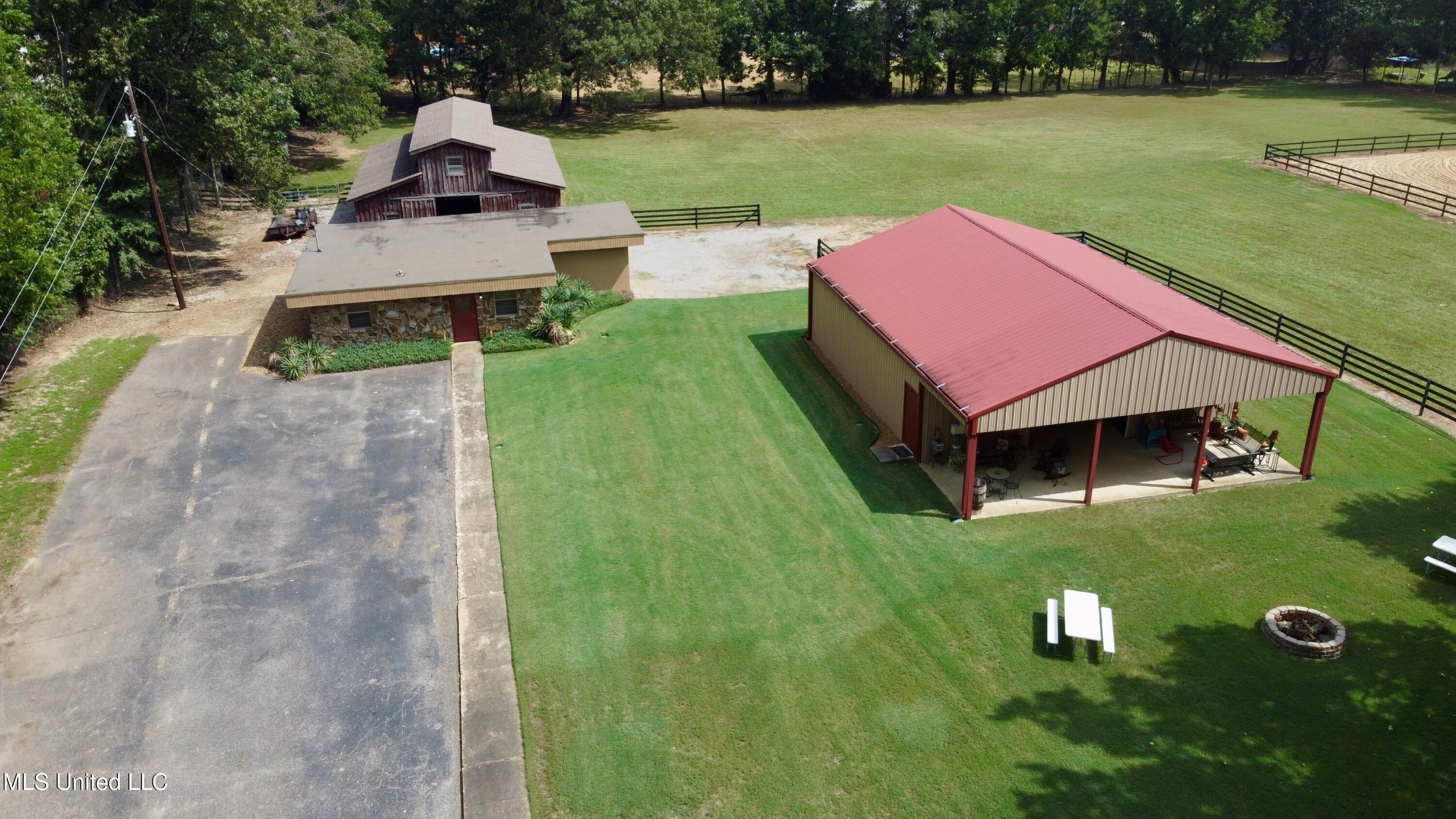 7300 Davidson Road Olive Branch, MS 38654 - Photo 45 of 55 Outbuildings