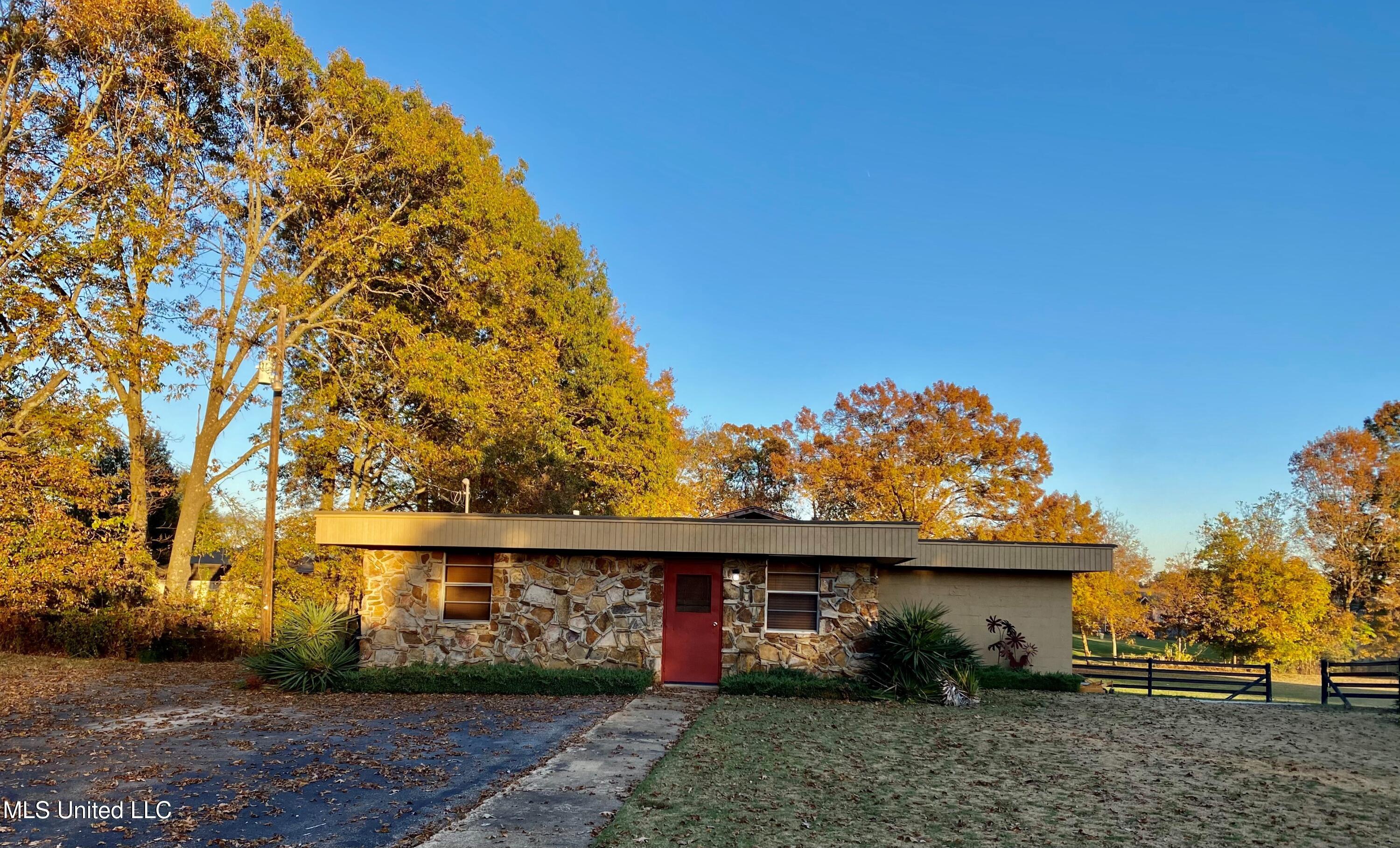 7300 Davidson Road Olive Branch, MS 38654 - Photo 47 of 55 Stone Outbuilding in Fall