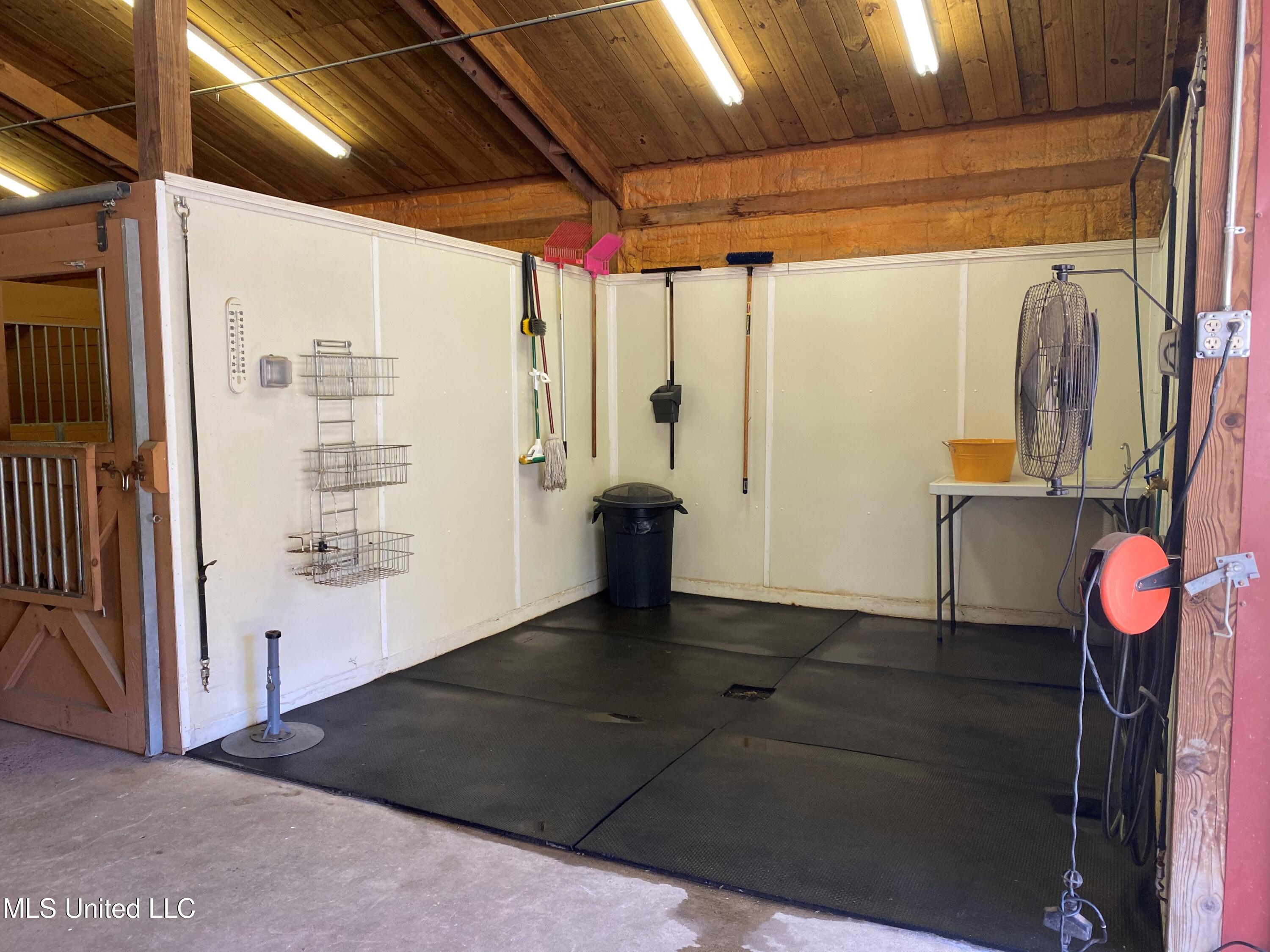 7300 Davidson Road Olive Branch, MS 38654 - Photo 49 of 55 Barn Wash Room