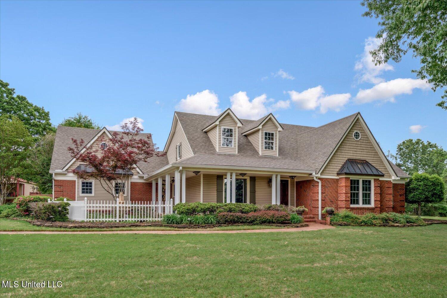 7300 Davidson Road Olive Branch, MS 38654 - Photo 5 of 55 Wraparound Porch