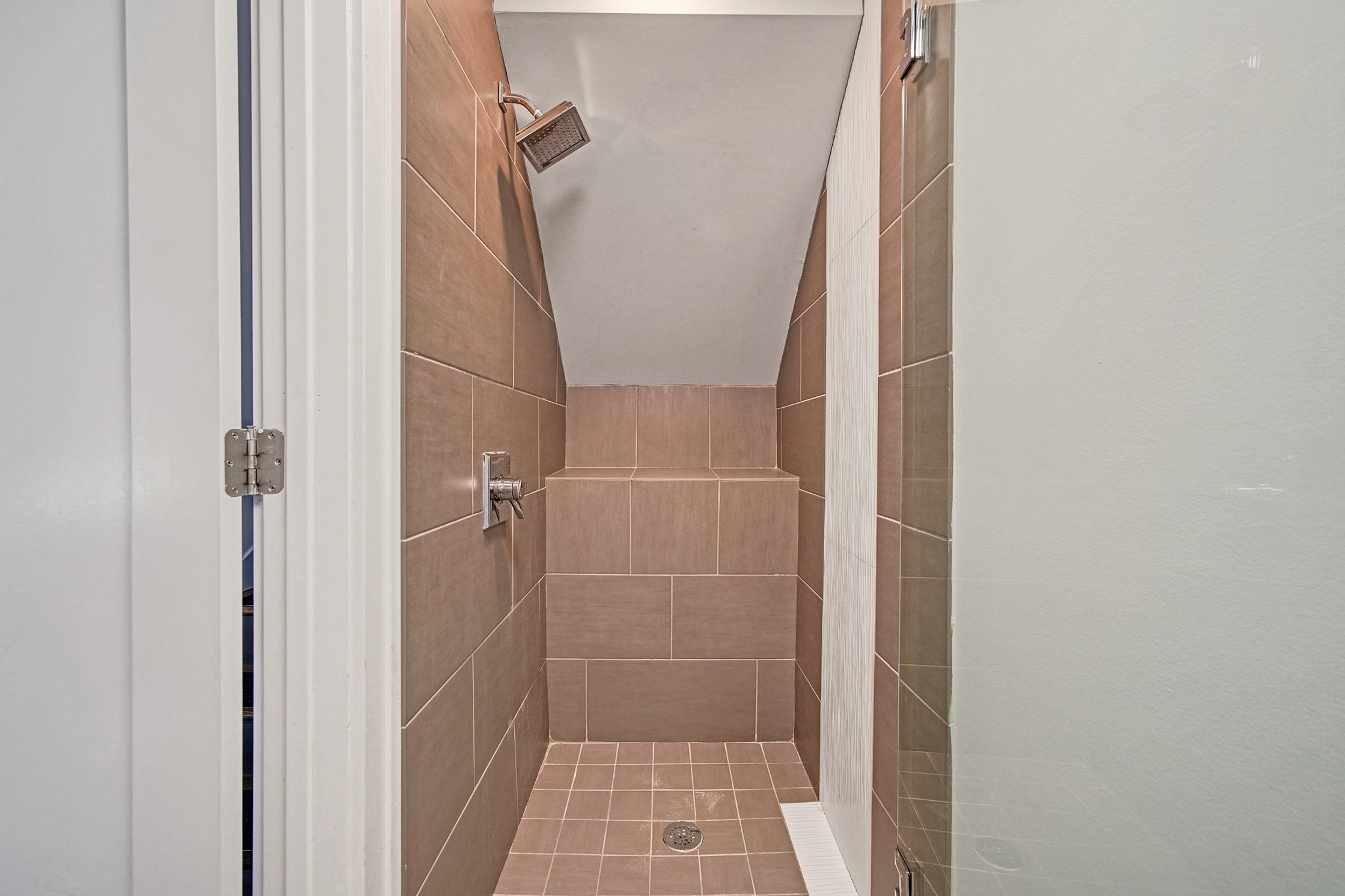 624 West 11 Mile Road Royal Oak, MI 48067 - Photo 18 of 23 50143446-cd39c3ba-5341-48bc-a081-8484ceb211b2.JPG