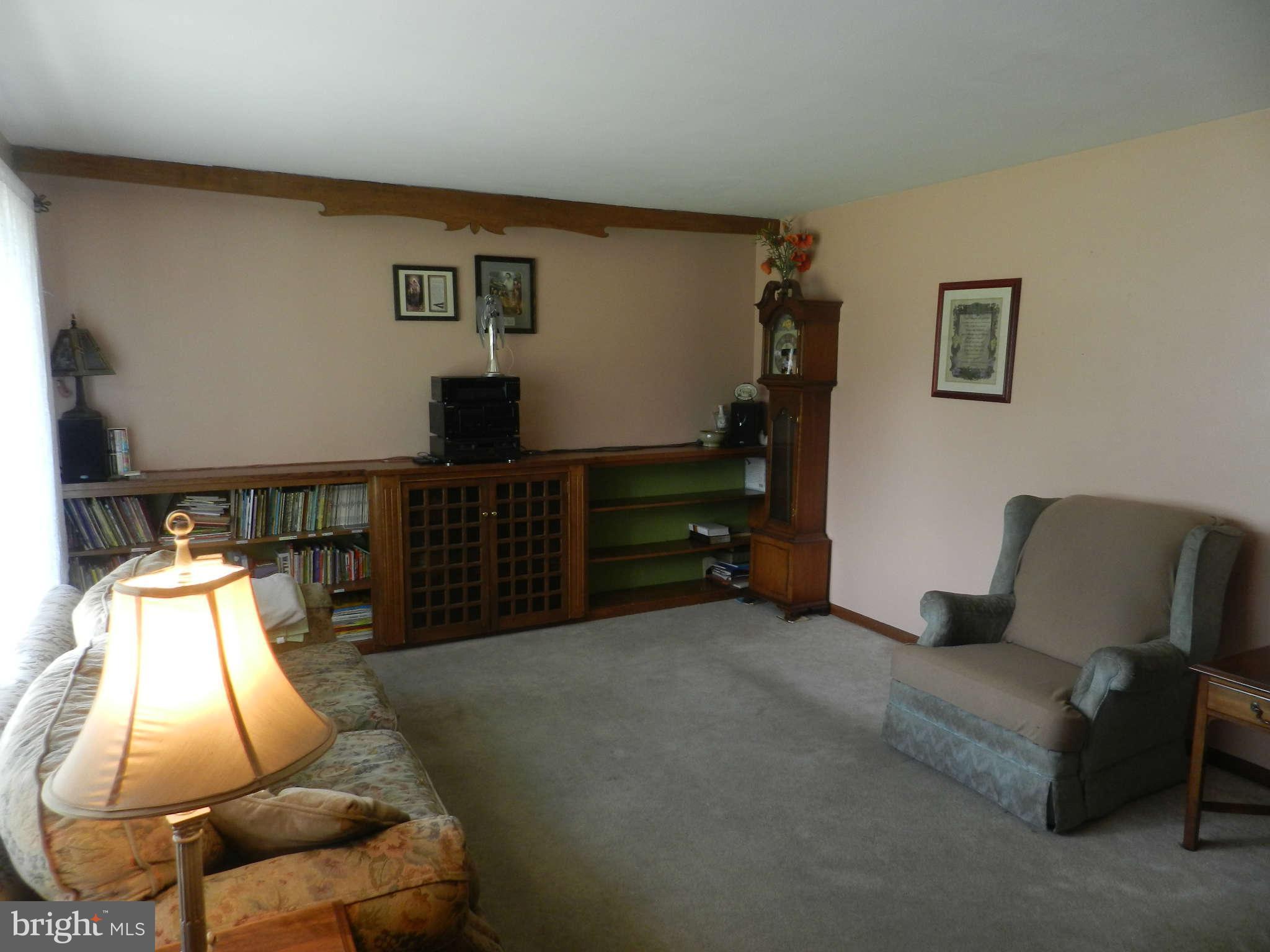 11928 St Paul Road Clear Spring, MD 21722 - Photo 4 of 11 Living Room