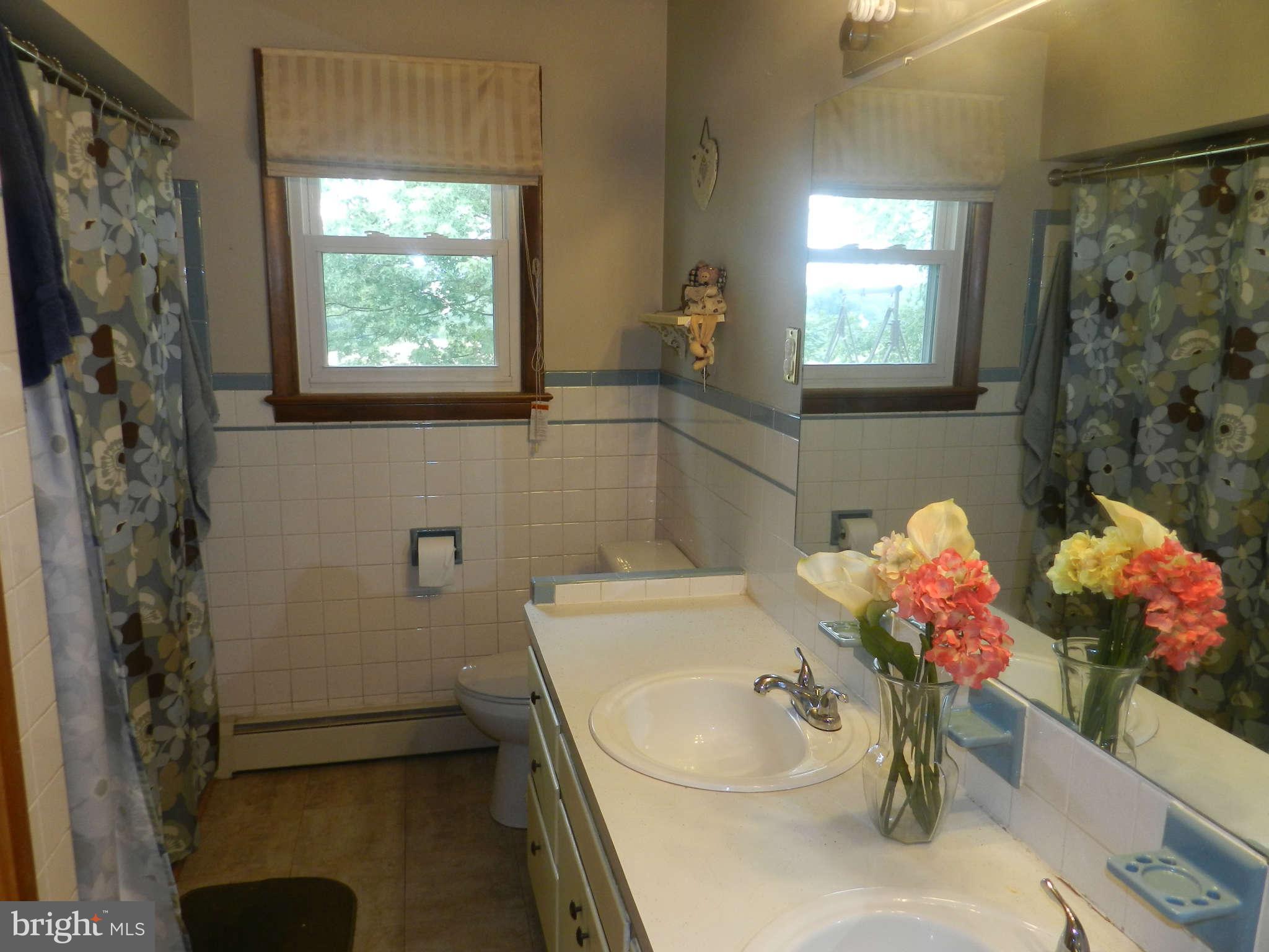 11928 St Paul Road Clear Spring, MD 21722 - Photo 8 of 11 Bath