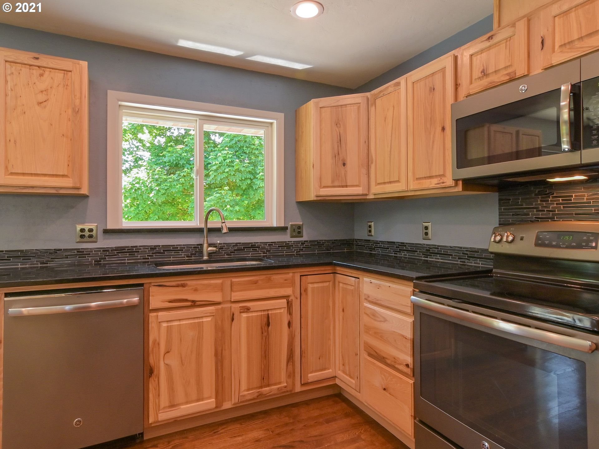 2655 Hayden Bridge Road Springfield, OR 97477 - Photo 13 of 31