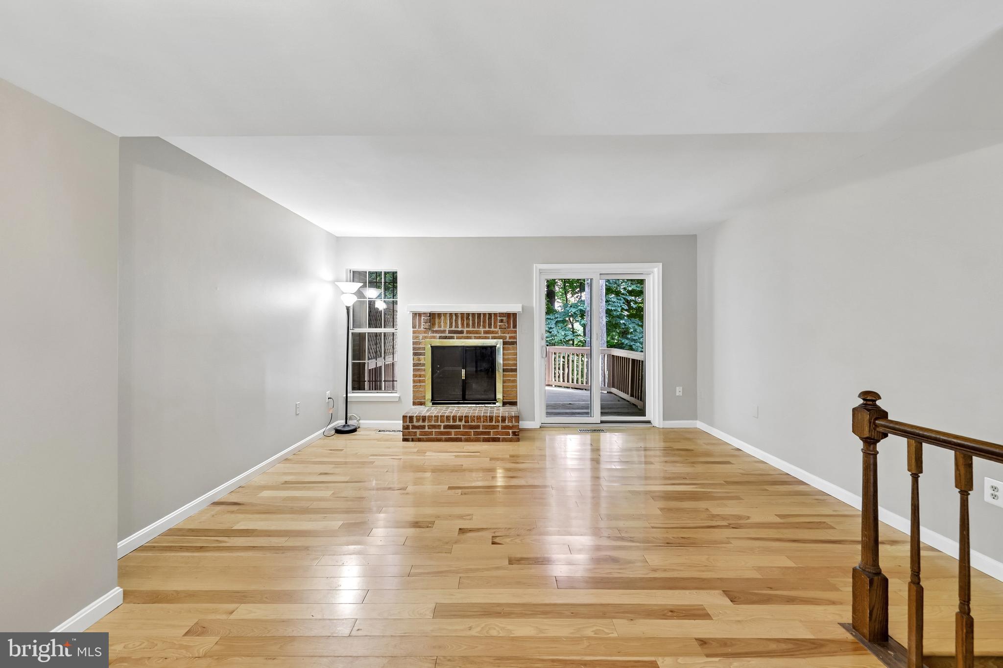 2062 Derby Ridge Lane, Unit 316 Silver Spring, MD 20910 - Photo 9 of 48 Living Room