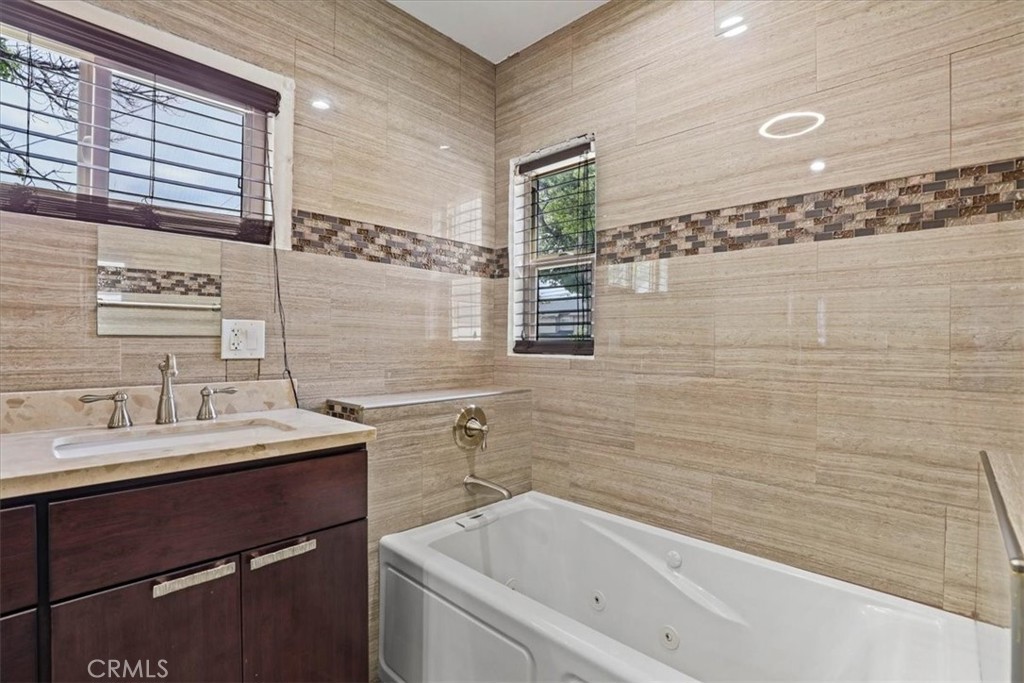 1352 Elm Avenue Long Beach, CA 90813 - Photo 34 of 71