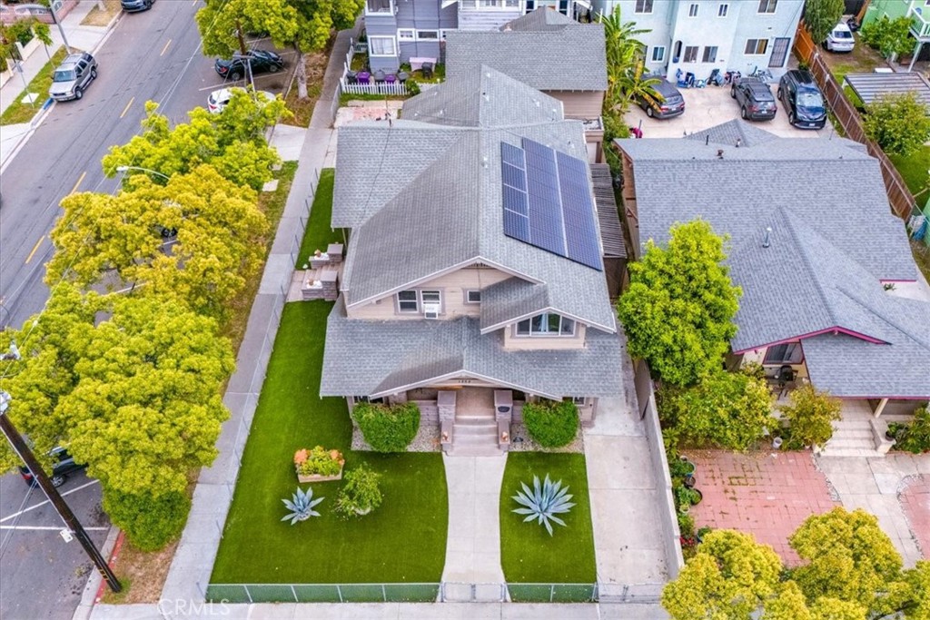 1352 Elm Avenue Long Beach, CA 90813 - Photo 64 of 71 an aerial view of a house