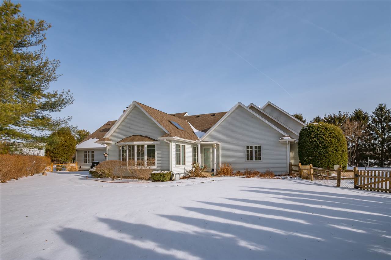 52209 Filbert Road Granger, IN 46530 - Photo 9 of 32 Gallery Image 9
