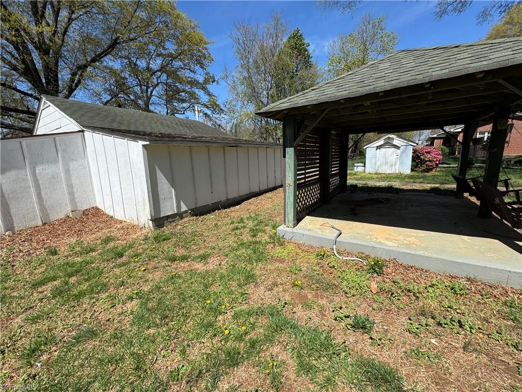 373 Mountain View Road King, NC 27021 - Photo 6 of 37