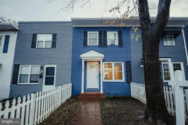 $3,300 | 138 Dale Street, Alexandria, VA 22305