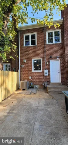 $2,900 | 138 Dale Street, Alexandria, VA 22305