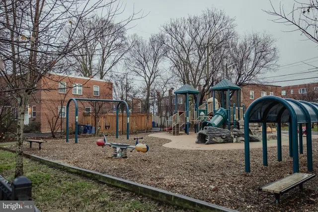 $2,900 | 138 Dale Street, Alexandria, VA 22305