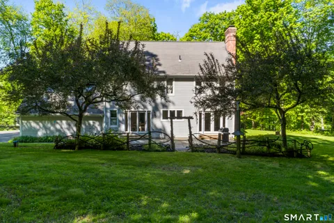 $640,000 | 18 Gelding Hill Road, Newtown, CT 06482