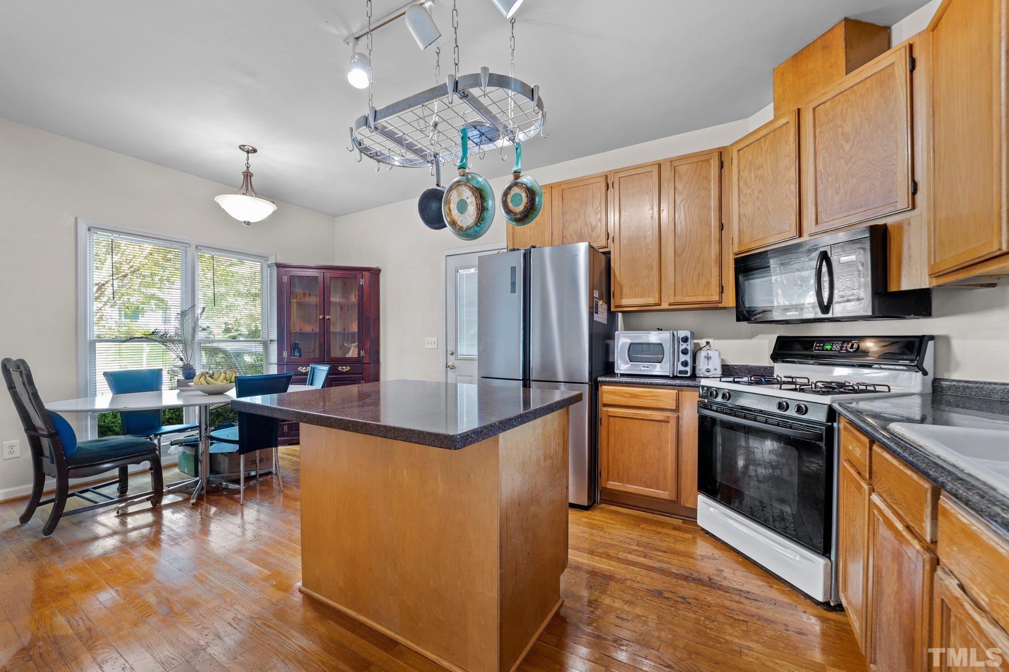 1616 Lethbridge Court Raleigh, NC 27606 - Photo 7 of 21 Gallery Image 7