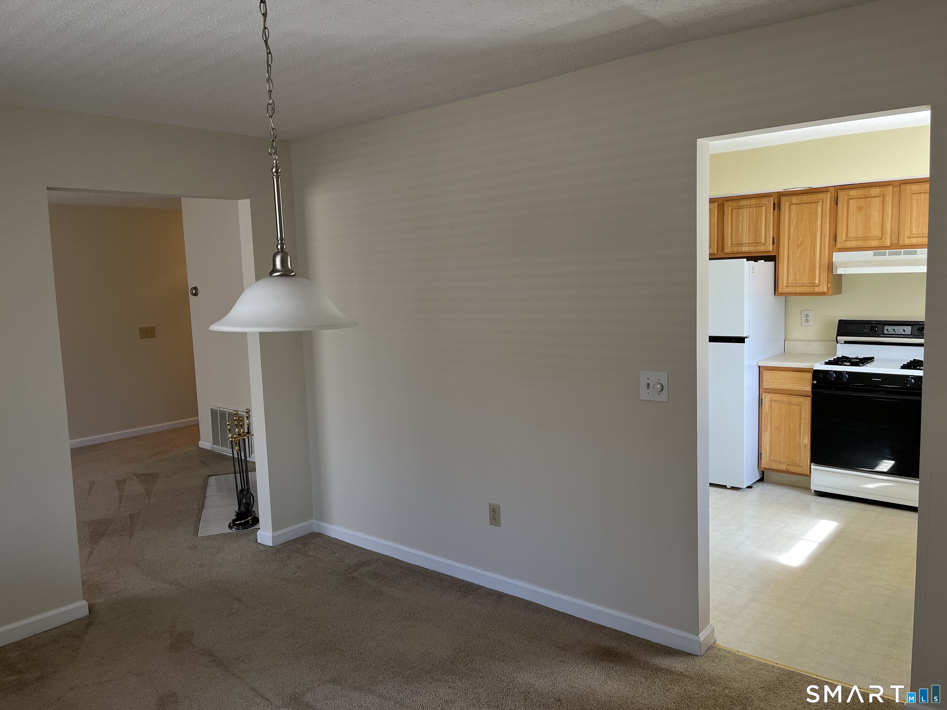 202 Windgate Circle, Unit E Monroe, CT 06468 - Photo 7 of 18