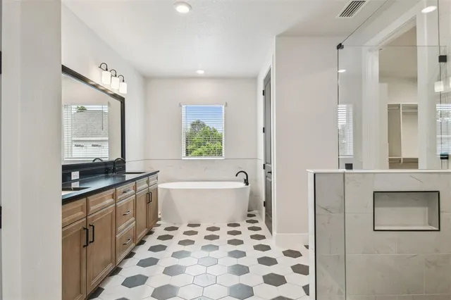 $1,549,990 | 4718 West Kensington Avenue, Tampa, FL 33629