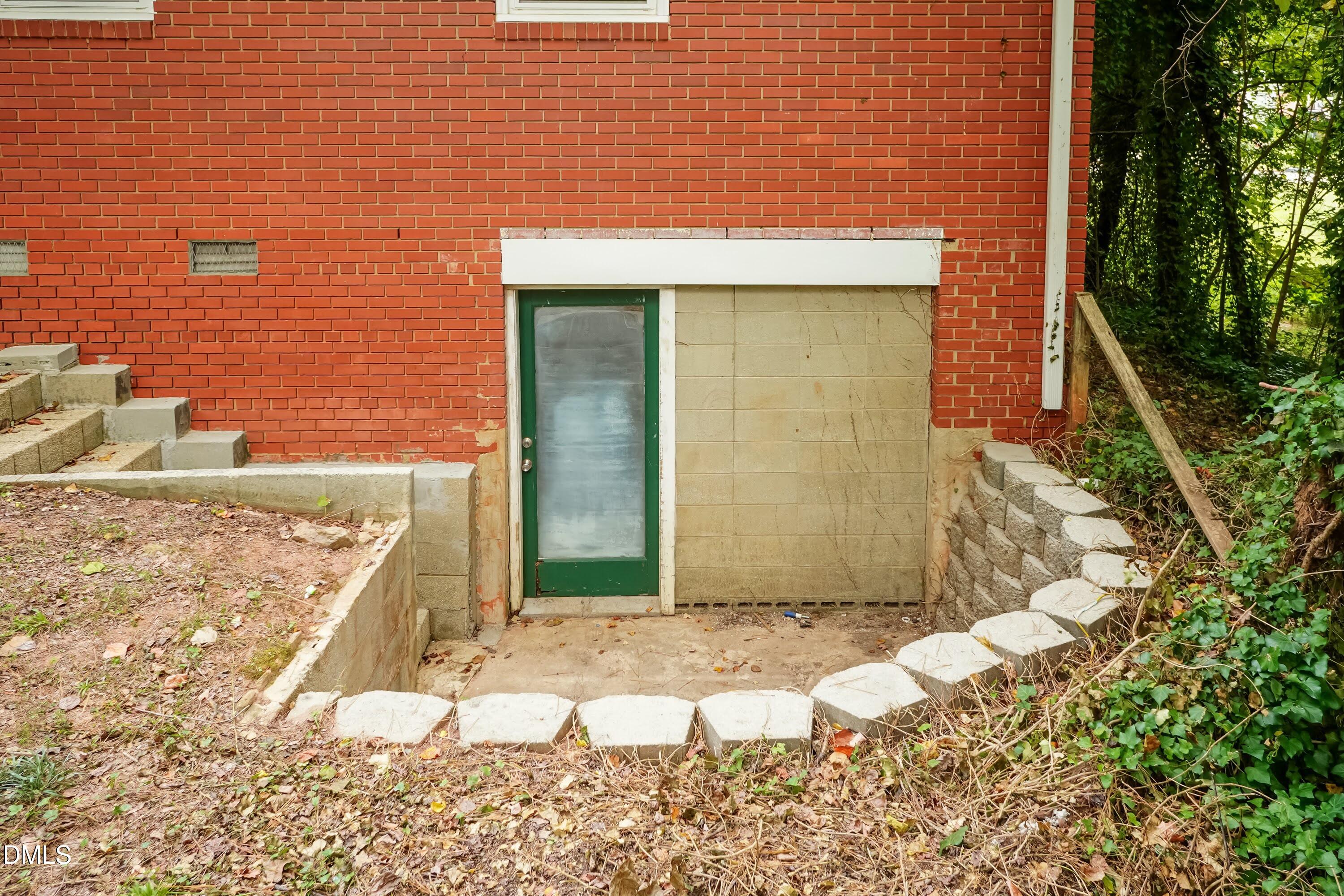 5101 Wickham Road Raleigh, NC 27606 - Photo 34 of 37 Crawlspace 01