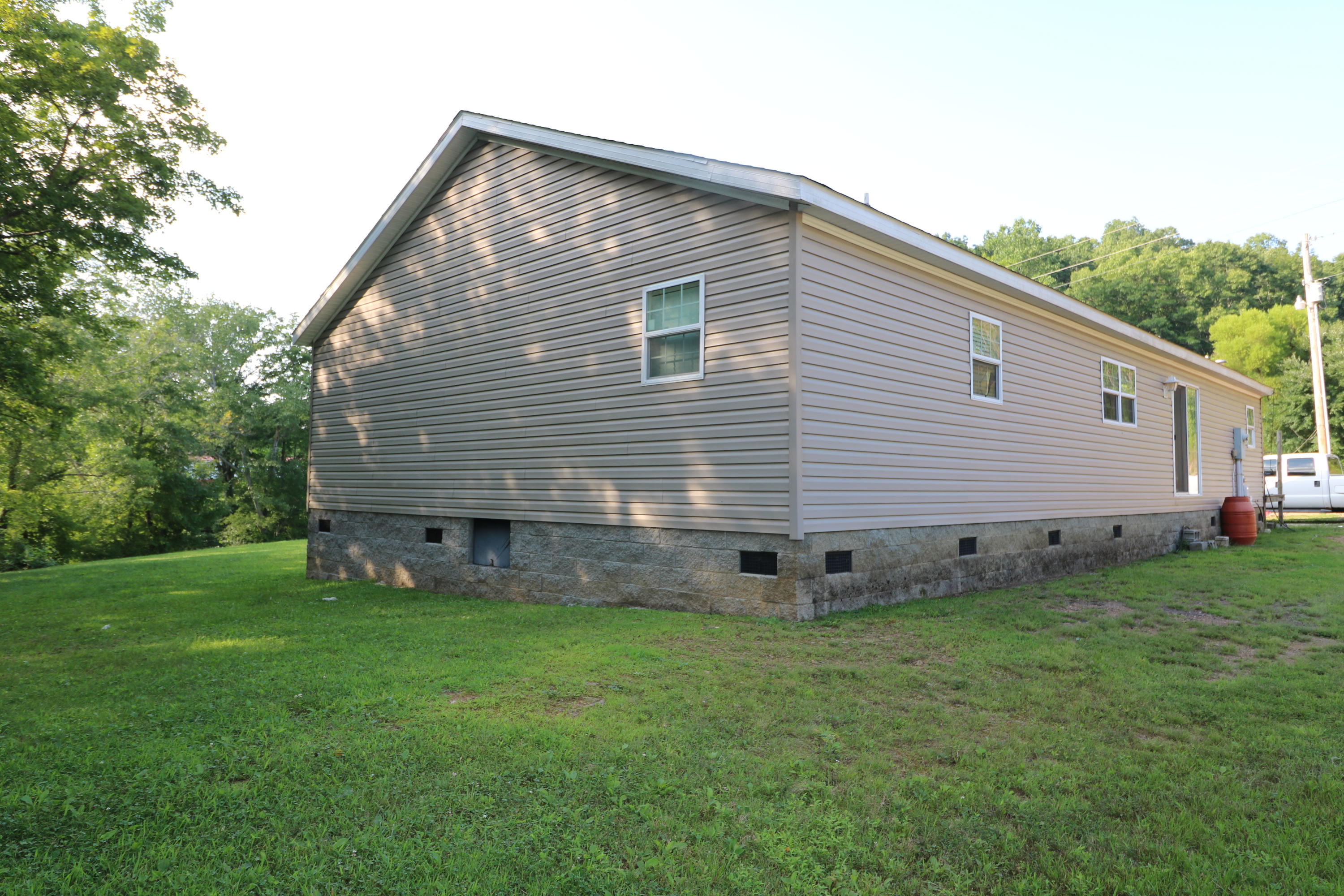 405 Maplesville Road London, KY 40741 - Photo 5 of 38 IMG_6146