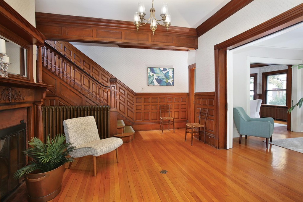 29 Abbottsford Road Brookline, MA 02446 - Photo 3 of 11