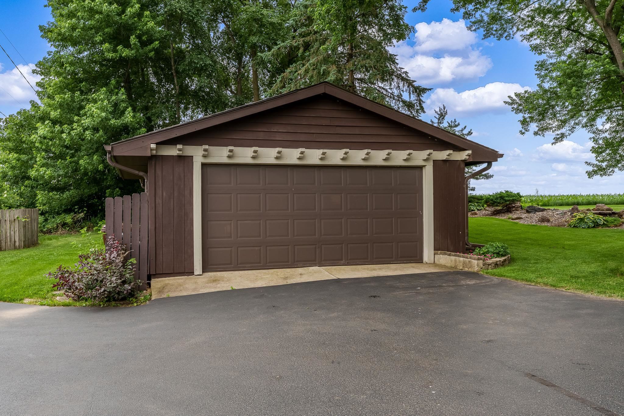 5491 Tate Road Rockford, IL 61101 - Photo 5 of 56
