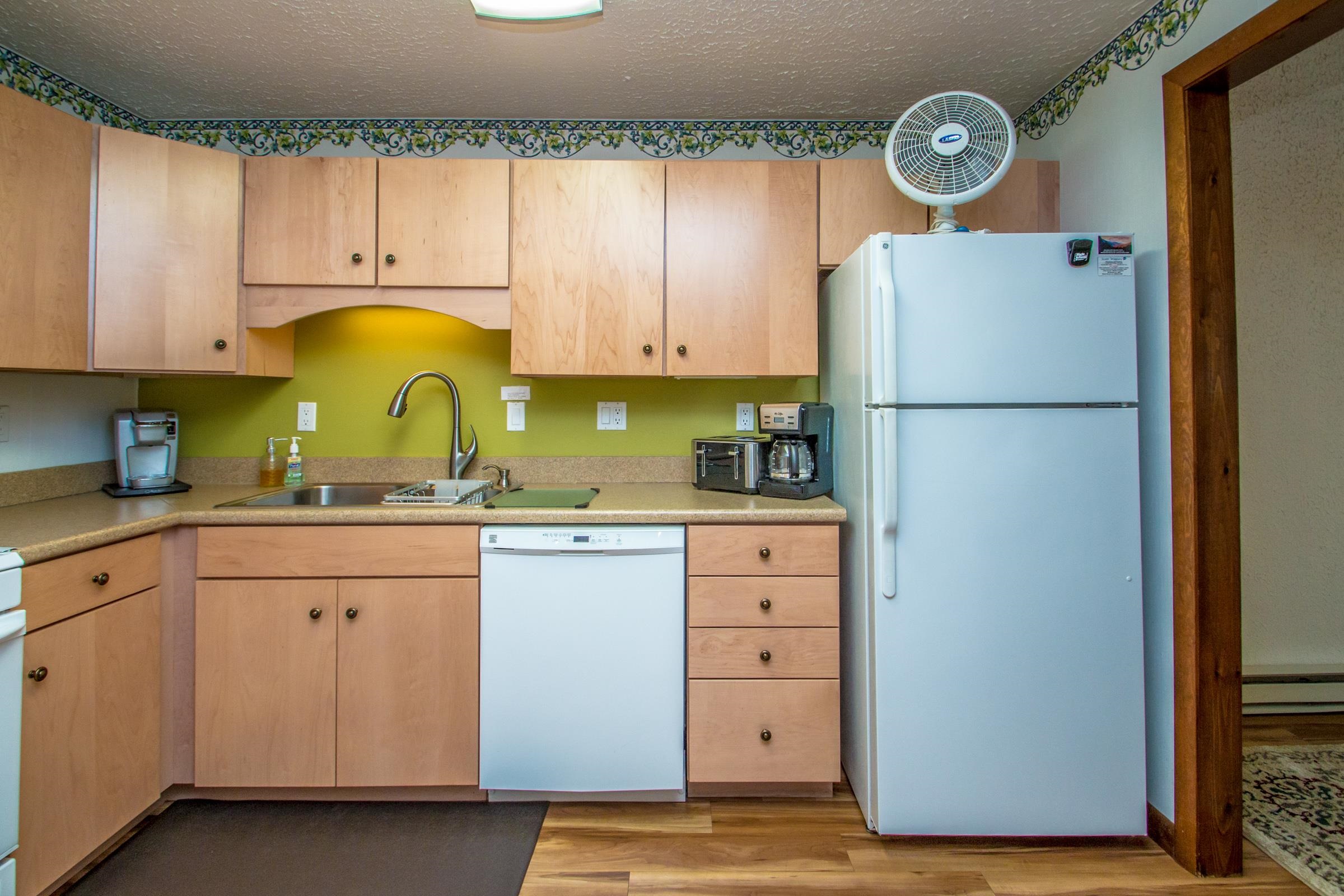 123 Stonehurst Manor Road, Unit 17D Conway, NH 03860 - Photo 6 of 40