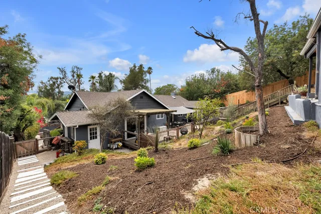 $7,000 | 19419 West Oxnard Street, Tarzana, CA 91356