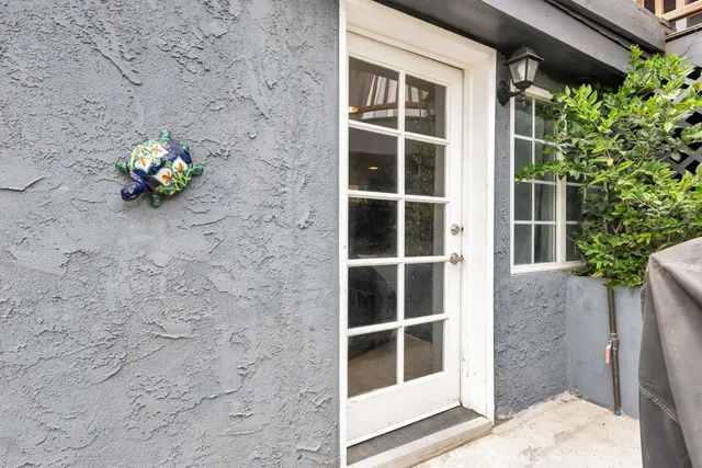 $7,000 | 19419 West Oxnard Street, Tarzana, CA 91356