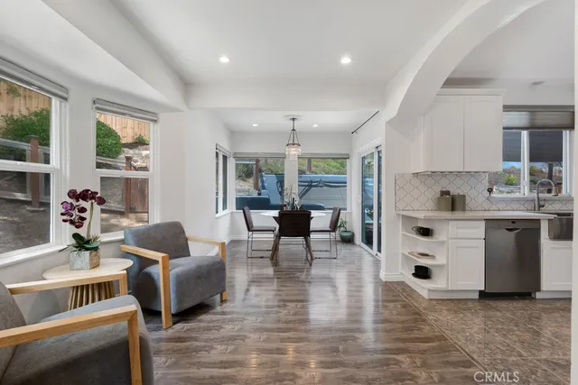 $7,000 | 19419 West Oxnard Street, Tarzana, CA 91356