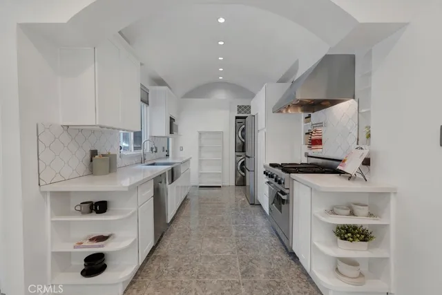 $7,000 | 19419 West Oxnard Street, Tarzana, CA 91356