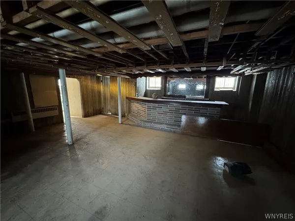 $1,995 | 121 Humboldt Parkway, Unit B, Buffalo, NY 14214