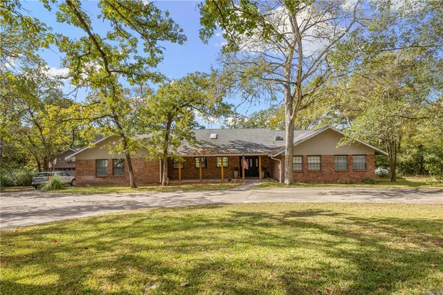 $539,000 | 2015 Pinewood Drive, Bryan, TX 77807