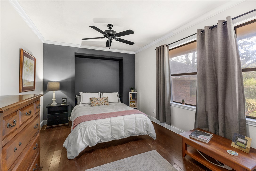 2015 Pinewood Drive Bryan, TX 77807 - Photo 18 of 36